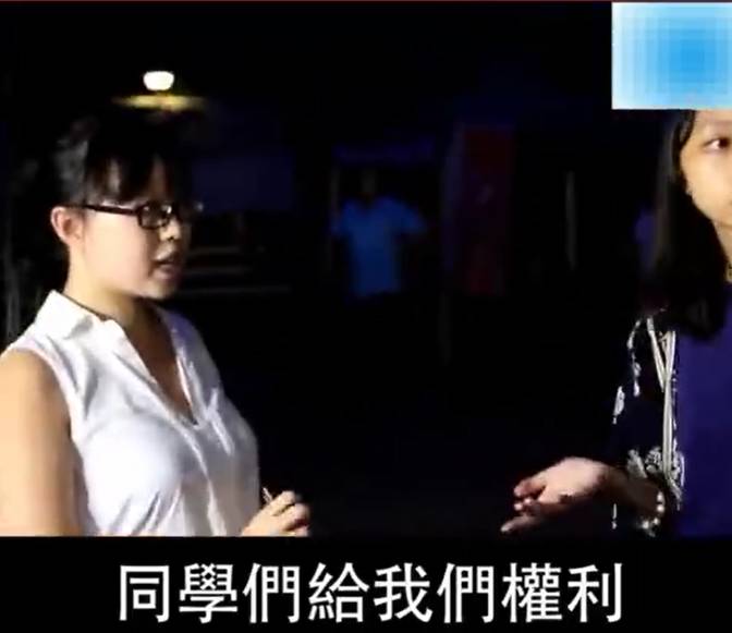 内地女生怒撕港中大&ldquo;港独&rdquo;海报，单挑&ldquo;港独&rdquo;学生会：你们不能代表我！_金羊网新闻