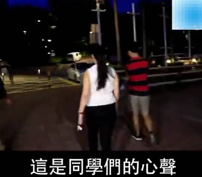 内地女生怒撕港中大&ldquo;港独&rdquo;海报，单挑&ldquo;港独&rdquo;学生会：你们不能代表我！_金羊网新闻