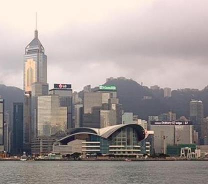 英国愿意归还香港，为何拒不归还区区几千人的马岛？原因有3点