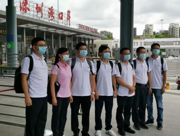 香港唔使惊，广东来帮拖了！会粤语的7名广东抗疫先遣队员抵港！