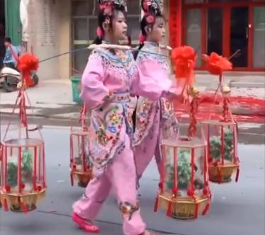 潮汕文化传统之「担铺缆」，宫廷步，绣花鞋，代代相传