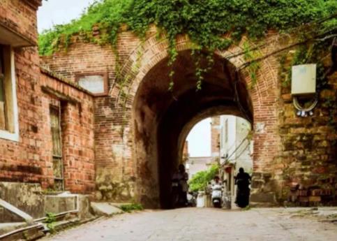 吴川话：保留古音土语，把母亲称作“娘”父亲叫“叔”