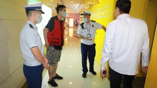 广东多地消防部门针对密室逃脱场所开展了专项检查。通讯员供图