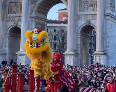2023春節，廣府醒獅在意大利威猛展出