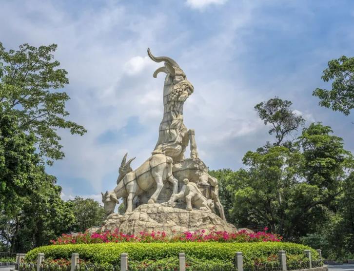 要传承推广粤语或其它方言，当地公共交往语言是关键