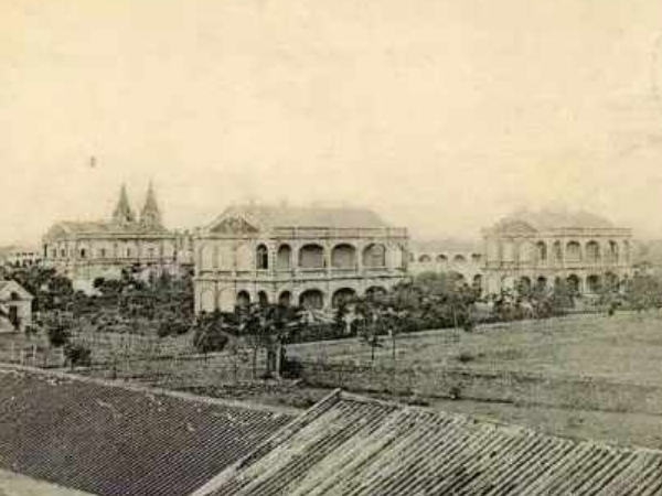 法国殖民时期的湛江市区老照片，大量法式建筑，霞山区维多尔天主教堂美轮美奂