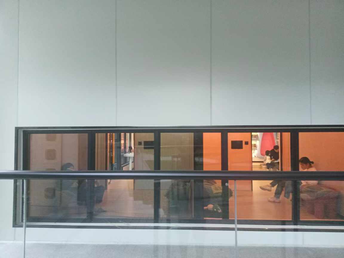 广东又到乱穿衣的季节：早上秋天，中午夏天，下午春天，晚上冬天