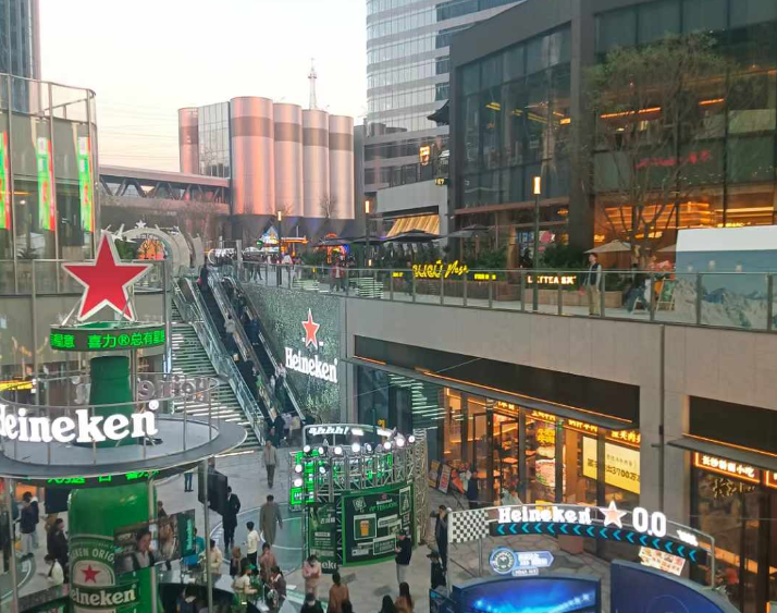 酒鬼有福，深圳宝安兴东的雪花总部「啤酒小镇」诞生