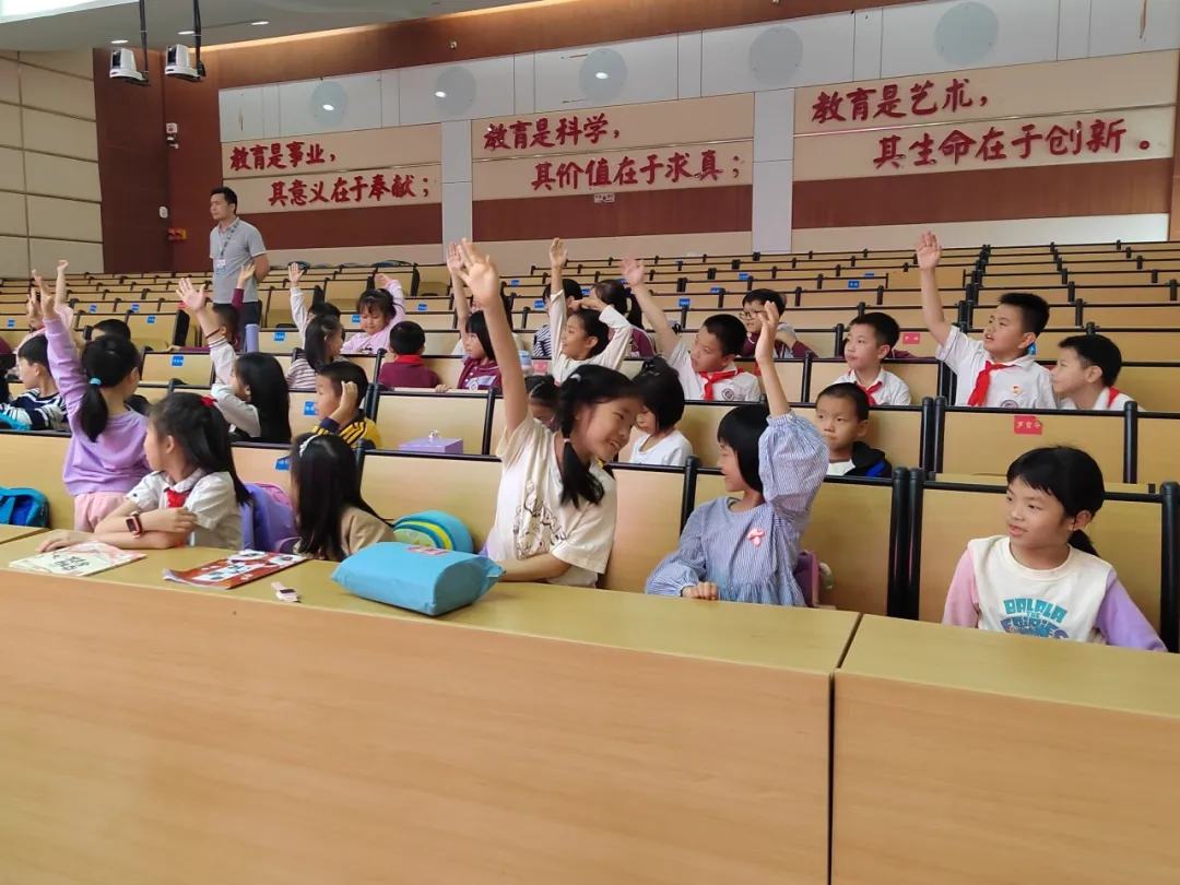 华南理工大学附属实验学校“传承与创新”粤语讲古课程