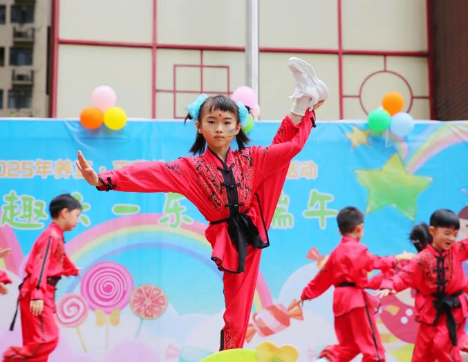 广州天河区养正幼儿园：粤语童谣奇幻游