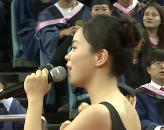 欣赏北京大学学霸对唱粤语歌《晚风心里吹》