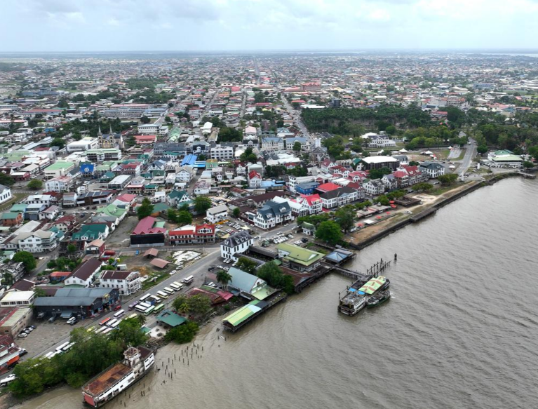 南美洲苏里南：粤语贯穿华人世界