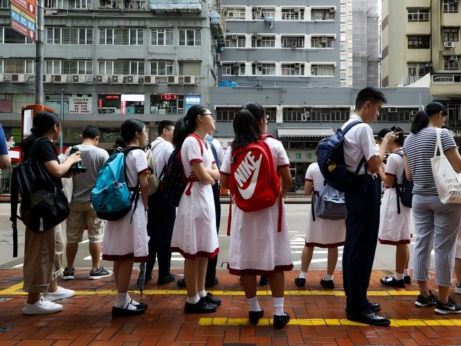 香港市民驚見小學生都講普通話，感歎廣東話危