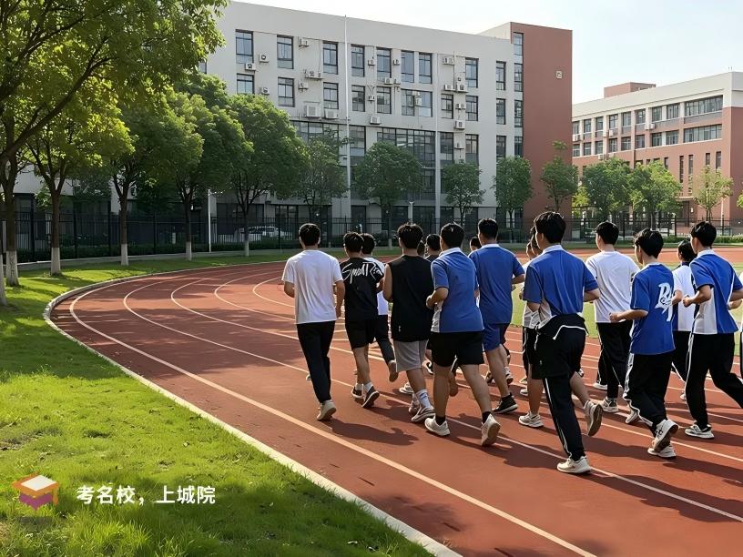 高考学生如何保持充沛体能与精力？